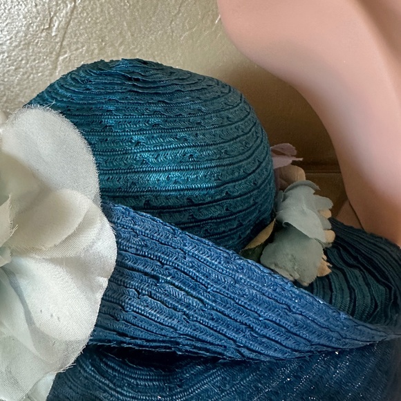 BEGUILING 1940s\' 2 COLOR STRAW HAT WITH FABRIC FLOWERS main image 10